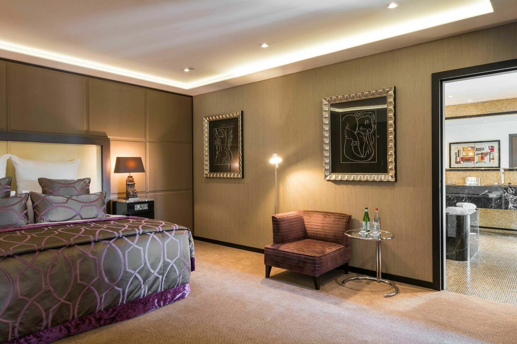 Warwick Grand-Place Brussels Room photo